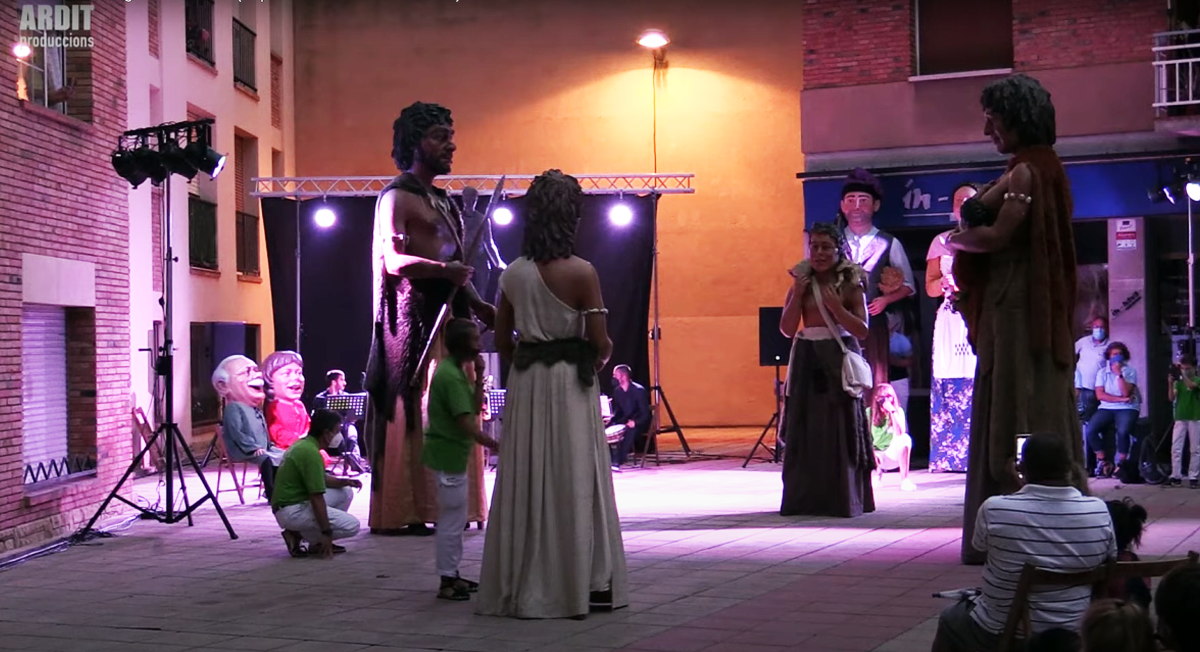 La Dansa dels Gegants Neolítics, present l’espectacle de la 22a Trobada de Gegants de Valls