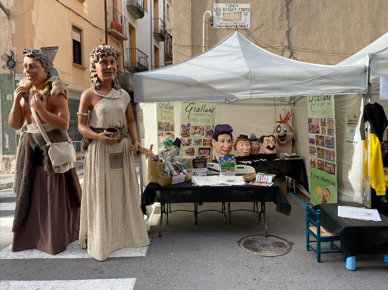 Estand, sorteig i actuació de grallers i nanos a la Fira de sant Vicenç