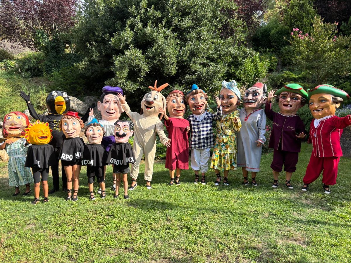 Els nanos grans llueixen amb 10 portadors per la Cercavila Gran